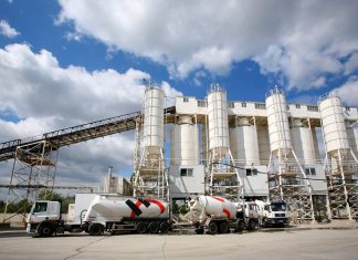 Constructia de locuinte nu isi va reveni in urmatorii doi ani. Mizam pe infrastructura si comercial