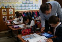 Invatatorii romani catre ministrul educatiei din Serbia: “Cum v-ati simti daca ar aparea in Romania un manual de limba sarba in alfabet arab?”