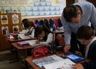 Invatatorii romani catre ministrul educatiei din Serbia: “Cum v-ati simti daca ar aparea in Romania un manual de limba sarba in alfabet arab?”