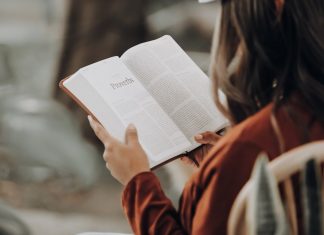 Avantajele citirii cartilor: Cum iti poate afecta in mod pozitiv viata