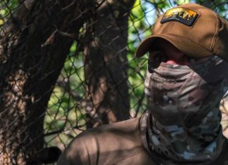 Acest soldat ucrainean si-a pierdut un picior din cauza unei mine