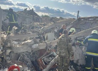 Ucraina spune ca lovitura rusa a ucis 51 de persoane intr-unul dintre cele mai mortale atacuri ale razboiului