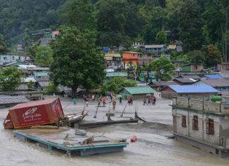 Un lac glaciar a izbucnit in India, lasand 100 de disparuti si 19 morti
